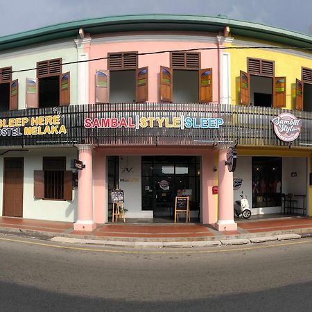 Sleep Here Hostel, Melaka Extérieur photo
