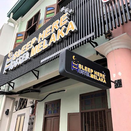 Sleep Here Hostel, Melaka Extérieur photo
