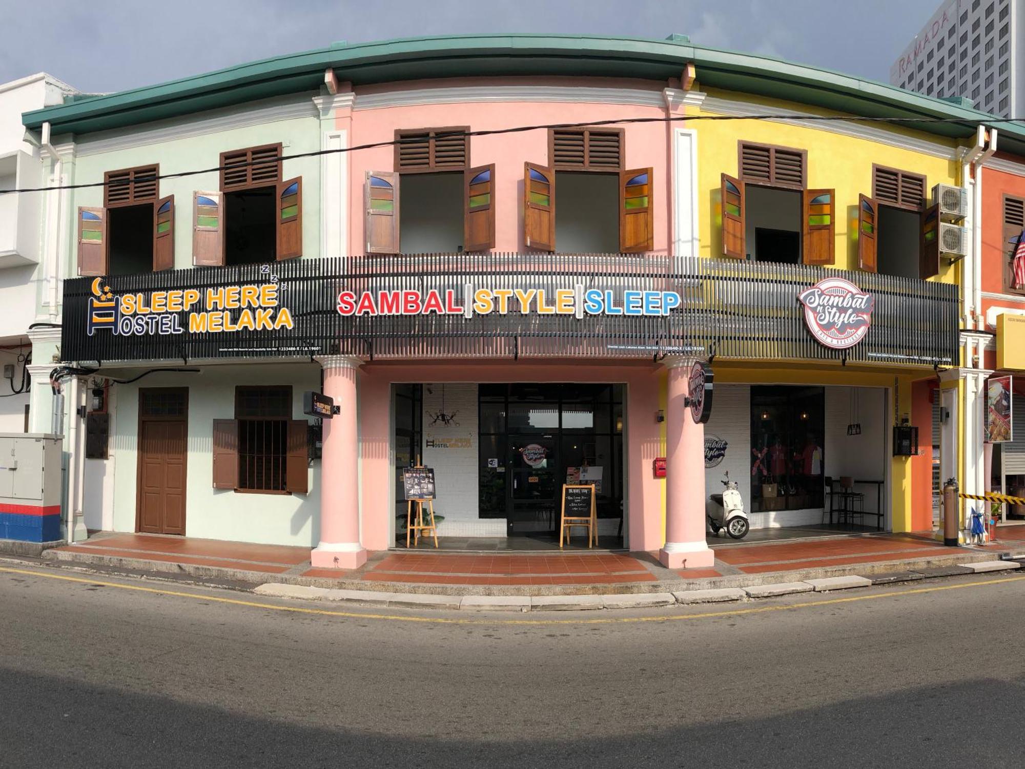Sleep Here Hostel, Melaka Extérieur photo