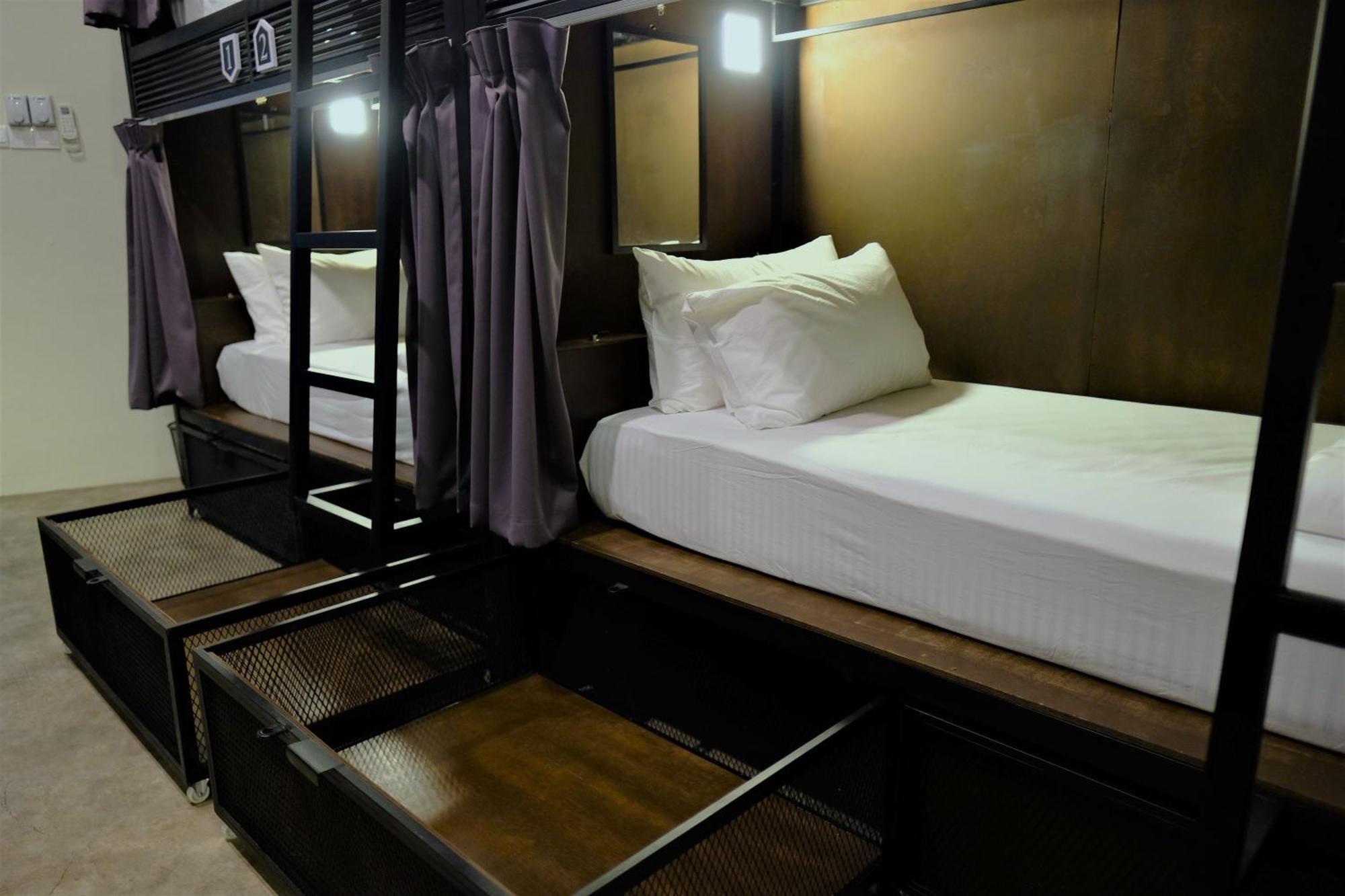Sleep Here Hostel, Melaka Extérieur photo
