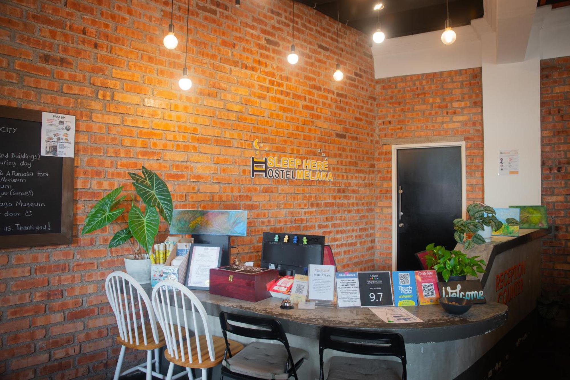 Sleep Here Hostel, Melaka Extérieur photo